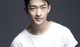 黄明昊娱乐圈吃瓜事件,揭秘明星背后的吃瓜真相